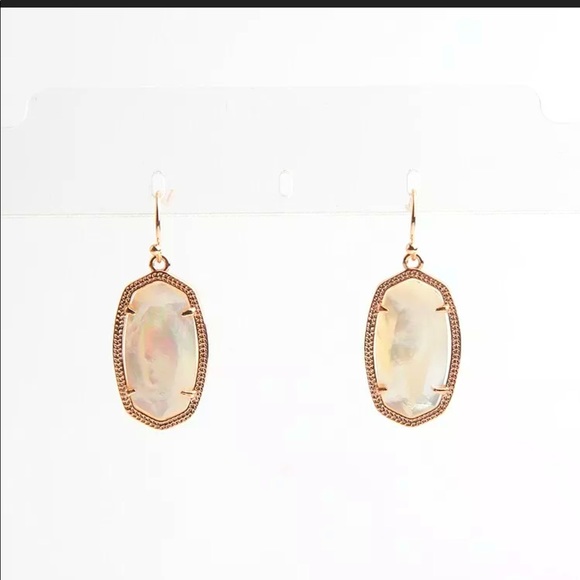 NWT Kendra Scott Dani RoseGold Ivory Pearl Dropsš